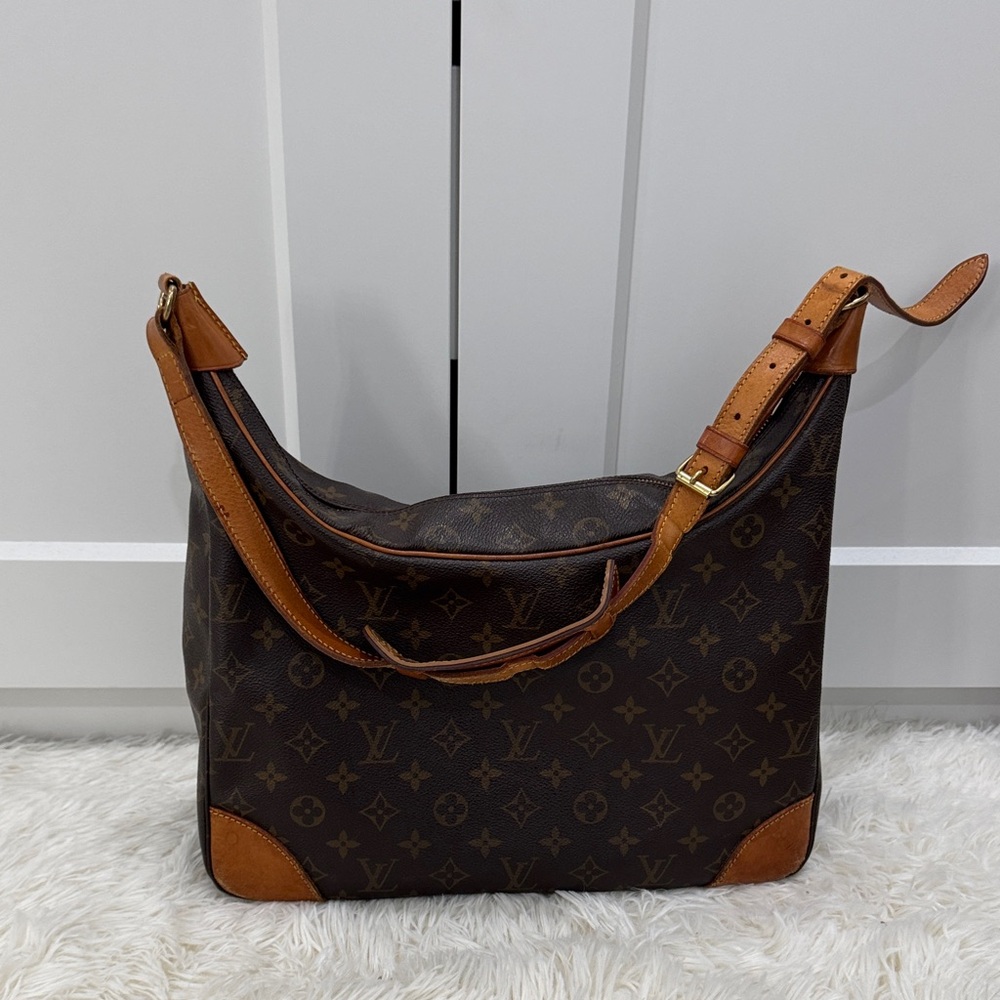 Vintage Authentic Louis Vuitton Monogram Boulogne Shoulder Bag